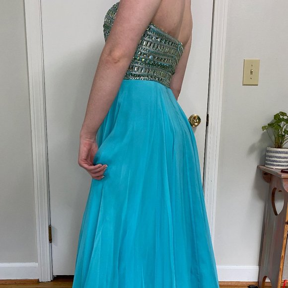 Sherri Hill Prom Dress Size 6 - Picture 2 of 9